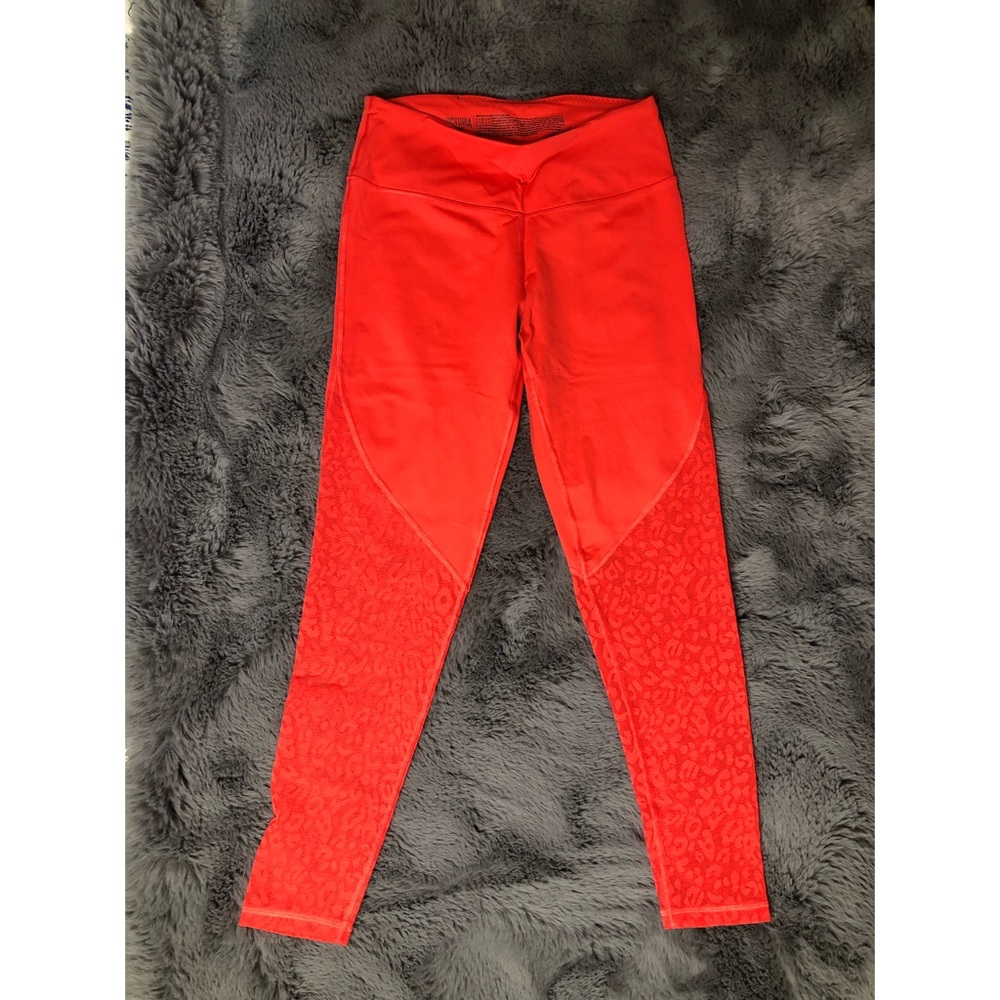 Victoria’s Secret lace leg legging
